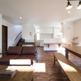 三島市富士ビレッジ|富士を望むアプリコット色の家。施工例04