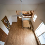 沼津市松沢町|高台にあるオークフロアと漆喰の家。施工例11