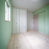 神奈川県中郡｜塗り壁に木の温もりあふれる家。施工例010