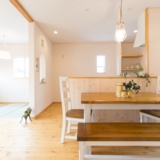 神奈川県中郡｜塗り壁に木の温もりあふれる家。施工例021